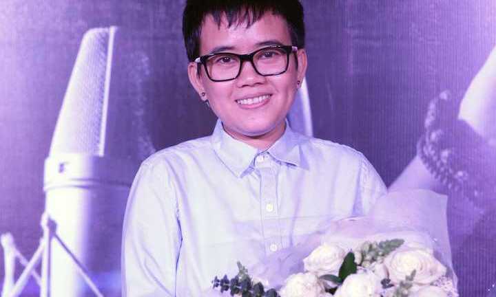 Ba con mèo tái hợp trong liveshow Phương Uyên