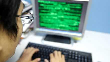 Nhiều máy tính bộ, ngành dính virus gián điệp
