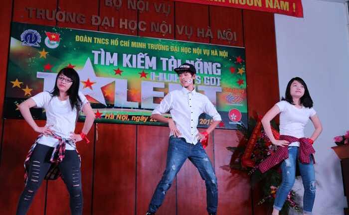 Sinh viên ĐH Nội vụ bùng nổ trong đêm 'Huha's Got Talent 2015'