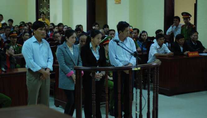 Xét xử bốn bị cáo vụ ba trẻ tử vong sau tiêm vắcxin