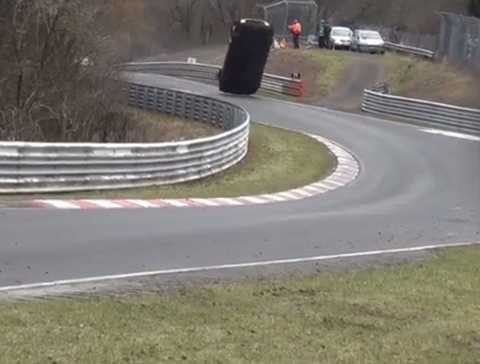 Chết người trên đường thử xe xịn nhất châu Âu