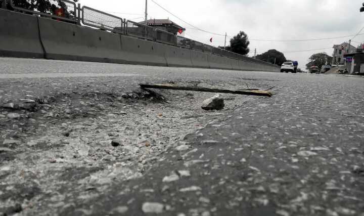 Quốc lộ hư hỏng, tạm đình chỉ Chi cục trưởng quản lý đường bộ