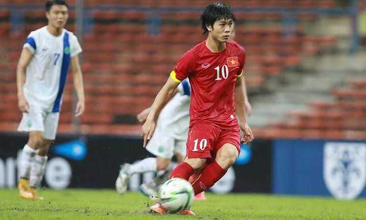 Công Phượng lập bộ sưu tập đá phạt đền siêu kỹ thuật