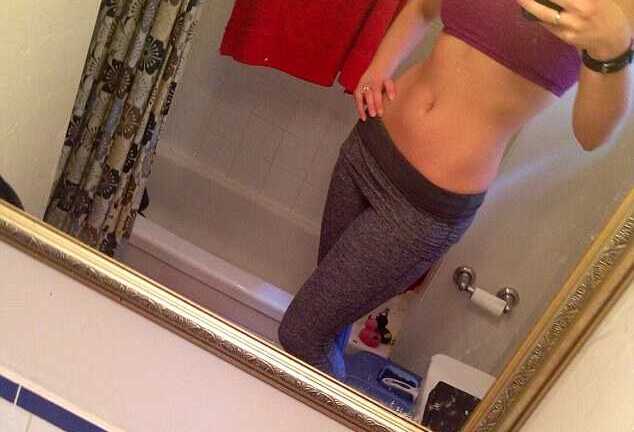 Hàng triệu người tấm tắc khen ngấn mỡ thừa của người đẹp