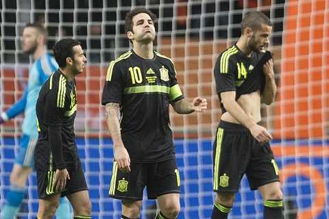 Tây Ban Nha tiếp tục ôm hận trước Hà Lan