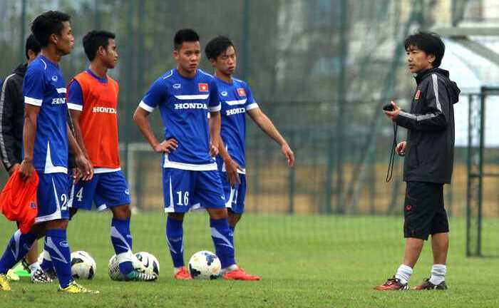 HLV Miura không quan tâm chỉ trích, lý giải trận thua đau đớn Malaysia