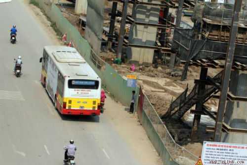 Điểm chờ xe bus có một không hai giữa thủ đô