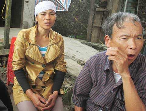 Con bạc chết tại trụ sở xã: Công an viên cùm và tát nạn nhân