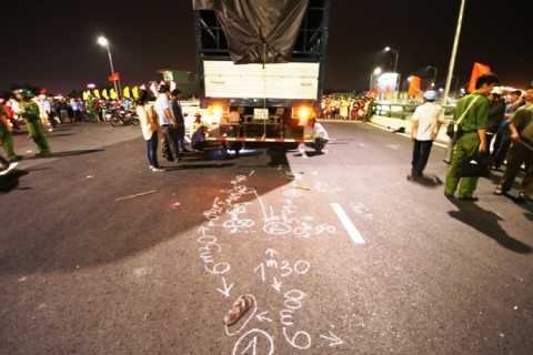 Nam sinh chết thảm trên cầu vượt 3 tầng lớn nhất Việt Nam