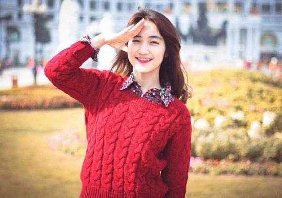 Hòa Minzy dạy nhảy cho Công Phượng và đồng đội