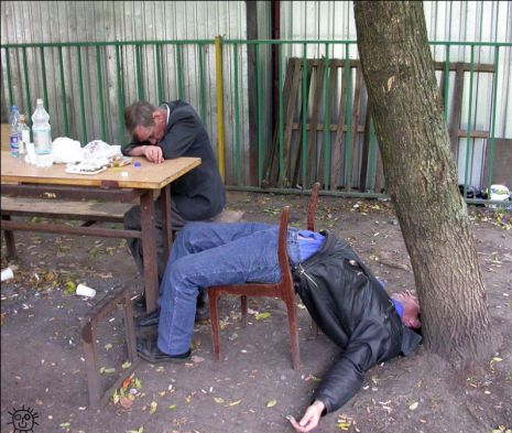 Rượu bia 'giết người' tàn độc đến thế nào?