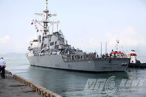 Đội tàu Hải quân Mỹ cùng 400 thủy thủ rời cảng Tiên Sa