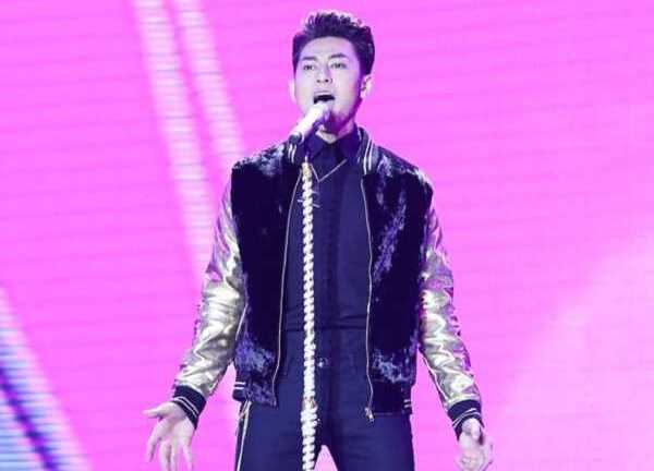 Trai đẹp Isaac hứa hẹn làm nóng khán giả Hà Nội