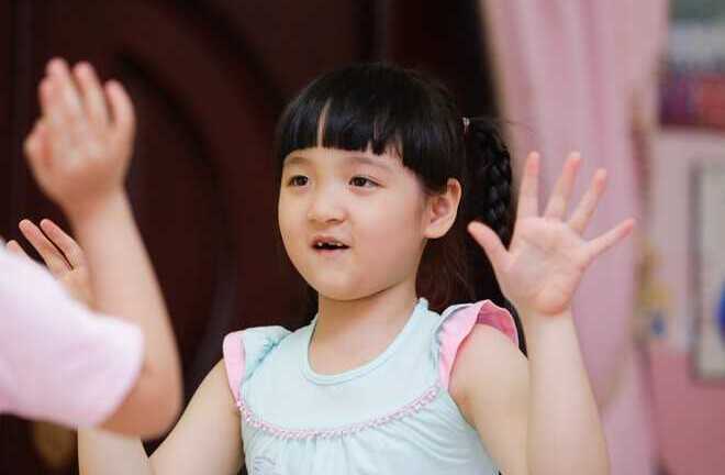 Mẹ Bích Ngọc Á quân Vietnam's Got Talent: Chúng tôi mặc cảm vì giàu