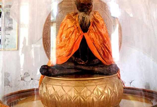 Xác ướp nhà sư 17 năm gần như còn nguyên vẹn