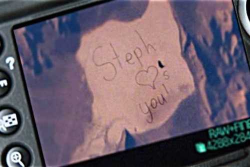 Bé gái 13 tuổi gửi bức thư khổng lồ tới cha đang ở trạm vũ trụ