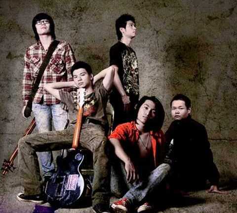 'Bài hát yêu thích' tháng 4 – Những bản nhạc đỏ quay lại bảng xếp hạng