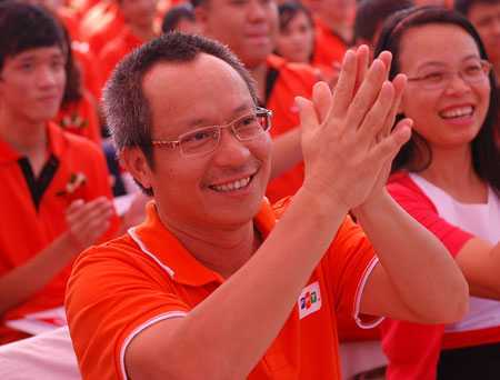 'Quái kiệt' FPT Nguyễn Khắc Thành: Đại gia triệu đô vẫn xe Dream cũ đi làm, tiếp khách