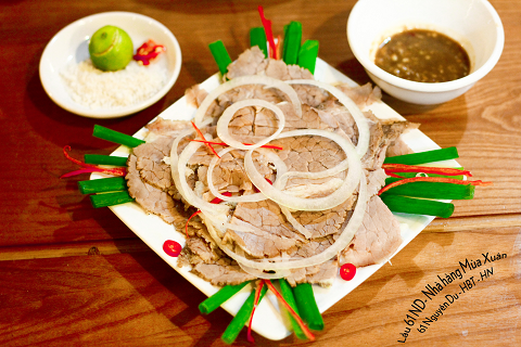 Bò nhúng dấm thơm ngon đặc biệt cho ngày 30/4