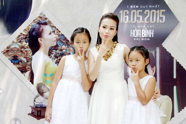 Cẩm Ly khoe hai cô công chúa nhỏ đáng yêu