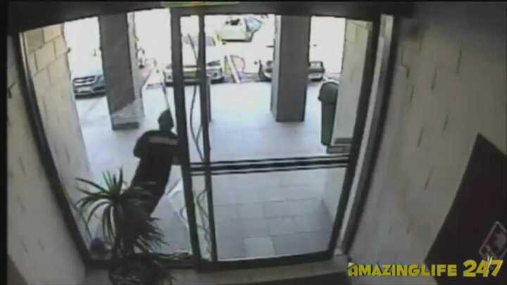 Cười bể bụng với những tên trộm gặp nạn khi 'hành sự'