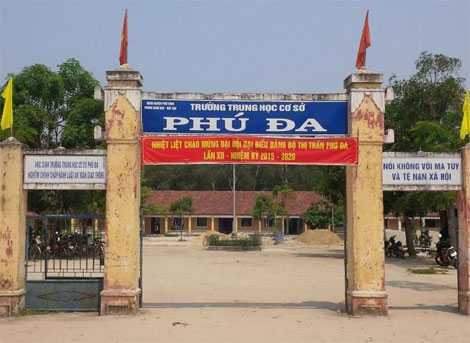 Đánh học sinh bằng gậy tre, thầy giáo bị đình chỉ công tác