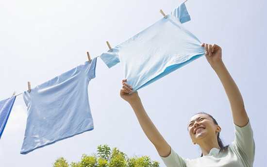Tuyệt chiêu để quần áo không bao giờ nhăn mà không cần là