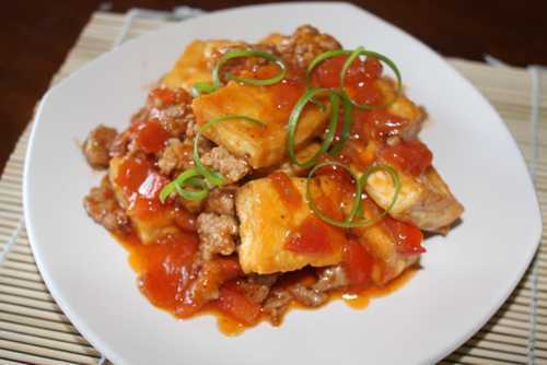 Làm món đậu phụ sốt thịt bằm cho cả nhà