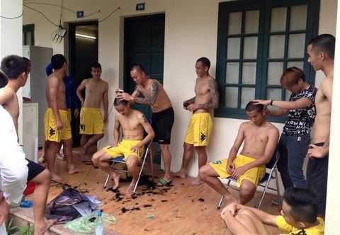 HLV Phan Thanh Hùng không ngăn Hà Nội T&T thành đội bóng thiếu lâm