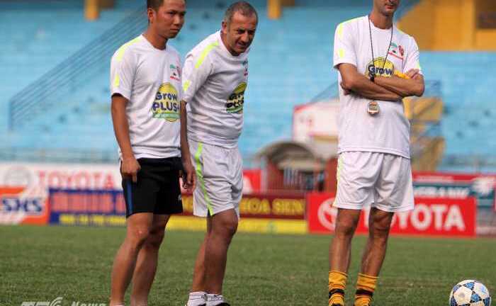 'Bầu Đức xuống sân chỉ đạo là điều bình thường'