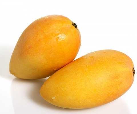 Mẹo tách vỏ xoài nhanh, không bẩn tay