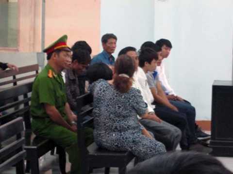 Can ngăn nhóm bạn đi đánh nhau, nam sinh bị đâm chết