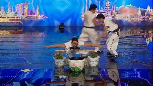 Võ sư Việt khiến giám khảo Asia’s Got Talent khiếp đảm