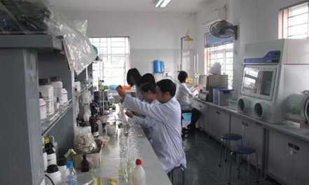 Bắt cựu Phó giám đốc Trung tâm kiểm nghiệm phân bón quốc gia