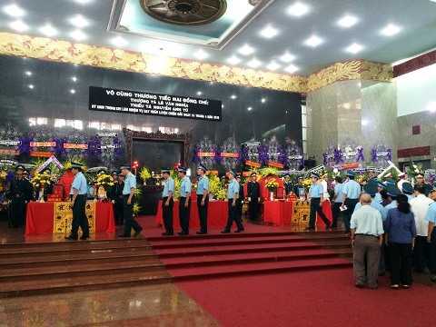 Su 22 rơi ở Bình Thuận: Nghẹn ngào lễ truy điệu hai phi công tử nạn