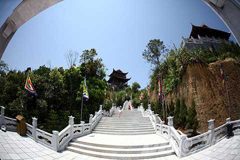 Cận cảnh đền Bà Chúa Thượng Ngàn từ độ cao 1.500m