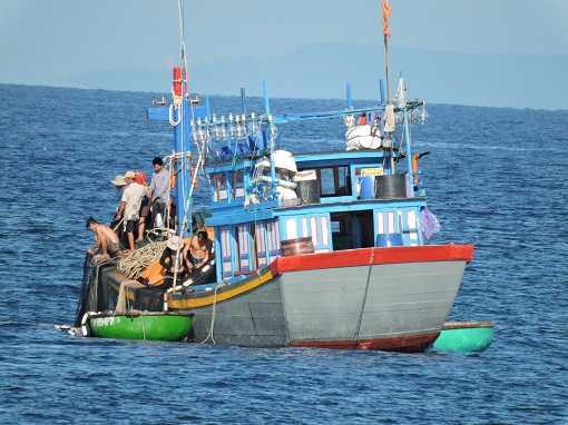 Trung Quốc ngăn tàu Việt Nam gặp nạn vào Trường Sa sửa chữa