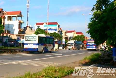 Đe dọa, đánh nhau giành khách của các nhà xe trên quốc lộ 5