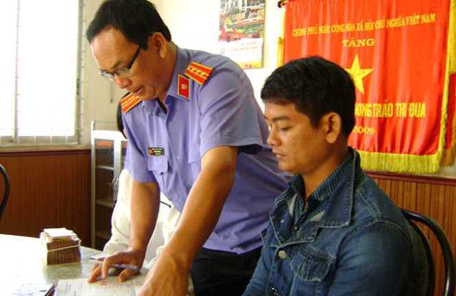 7 người bị bắt oan: Bỏ đá lạnh vào bộ phận sinh dục nghi can, ép nhận tội