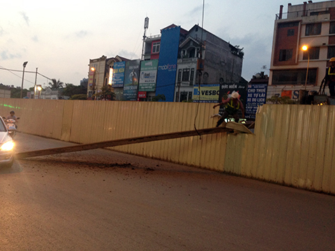 Rơi dầm thép dự án đường sắt trên cao: Yêu cầu tạm dừng thi công