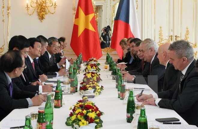 Chủ tịch nước dự Diễn đàn hợp tác kinh tế - du lịch Việt Nam tại Séc