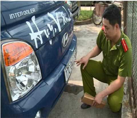 Khởi tố tài xế tông CSGT lên lắp ca bin rồi đánh võng trên đường