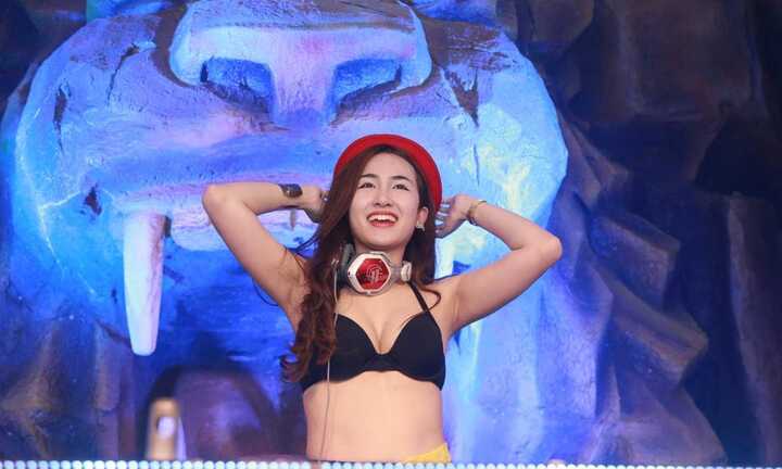 Ngôi sao The Remix 2015 'Thủy chiến' tại Vinpearlland Water Park