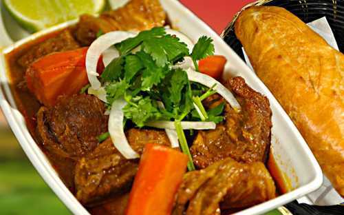 Tuyệt chiêu làm món bò kho bánh mì cực ngon