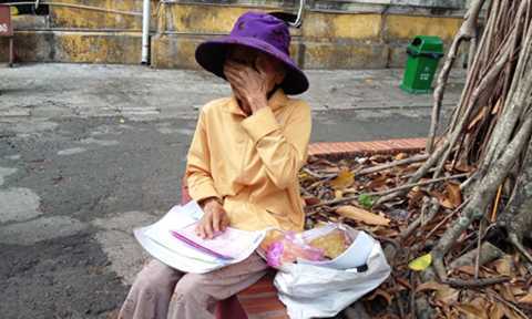 Nước mắt mẹ già trong nghi án con trai hiếp dâm cháu nội