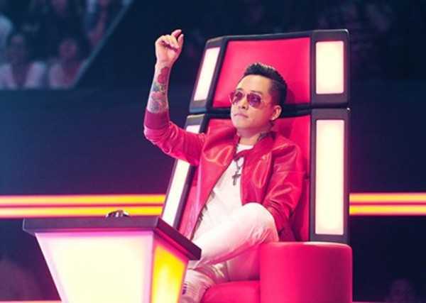 Tuấn Hưng phản pháo khi bị chê không hoạt ngôn ở The Voice