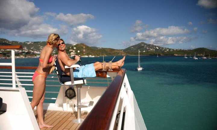 Những đòi hỏi quái dở của đại gia trên các du thuyền