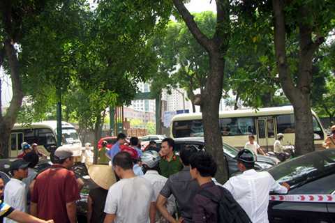 Nguyên Phó Ban Tổ chức Quận ủy Cầu Giấy ra tòa về tội giết người