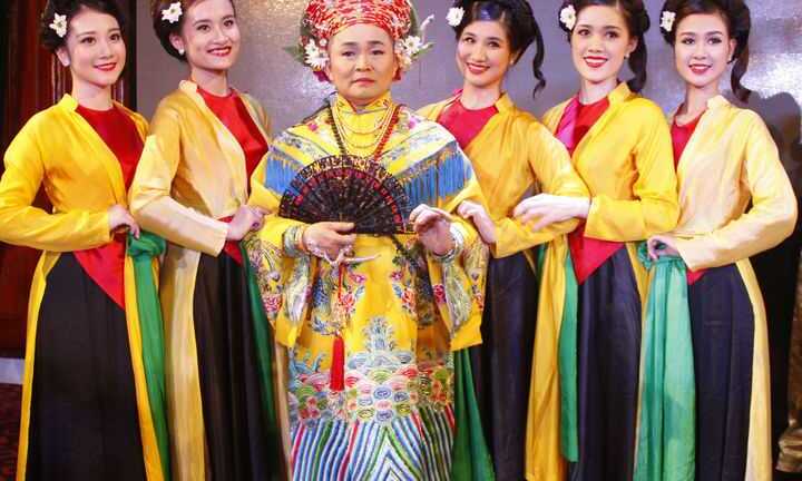 Xuân Hinh ra mắt công chúng Văn ca Thánh Mẫu 1