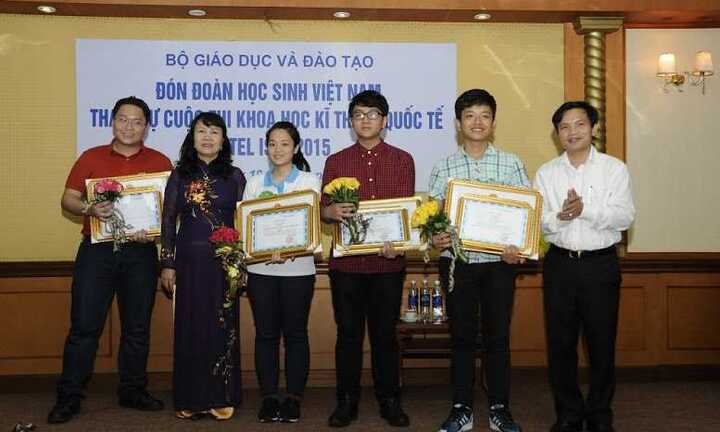 Học sinh Việt Nam thắng lớn ở cuộc thi khoa học quốc tế